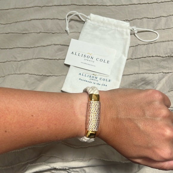 Beautiful Rope Bracelet - Picture 2 of 3